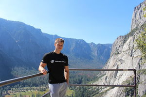 На середине подъема к Yosemite Falls